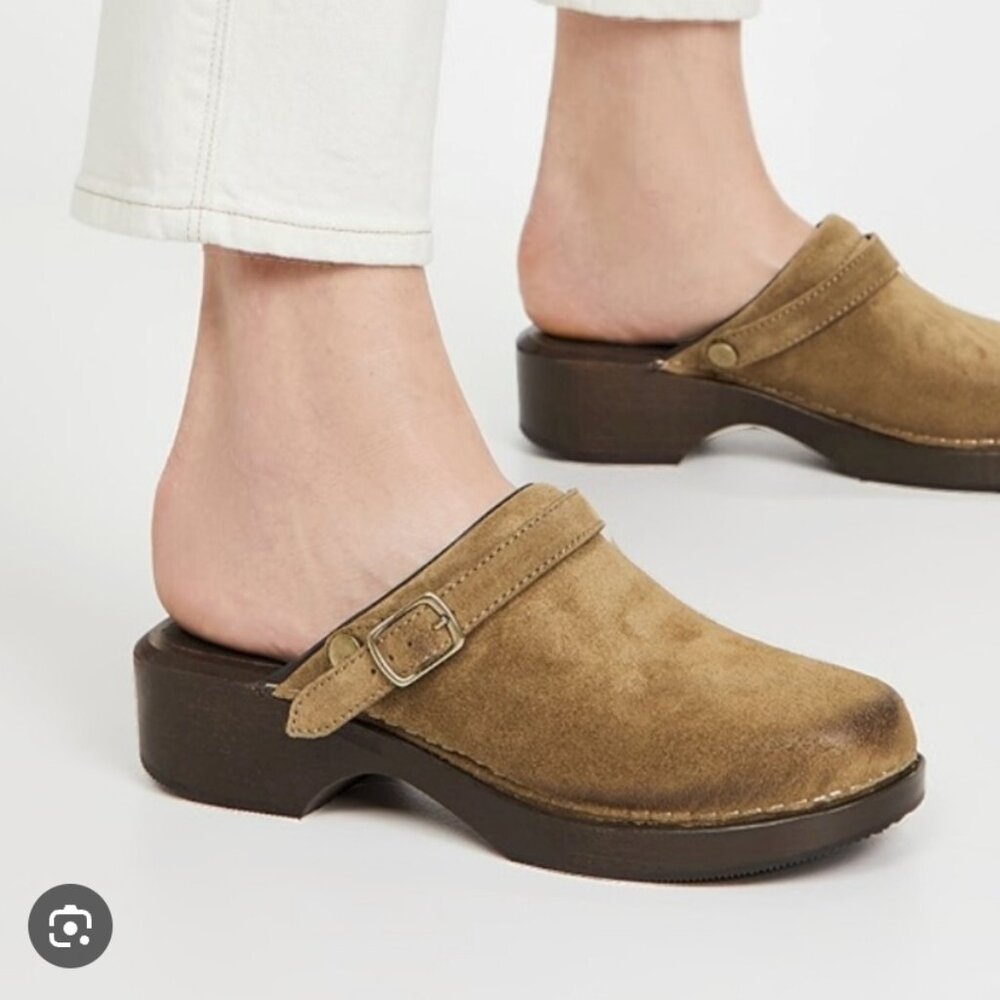 Re/done 70’s Classic Suede Buckle Clogs